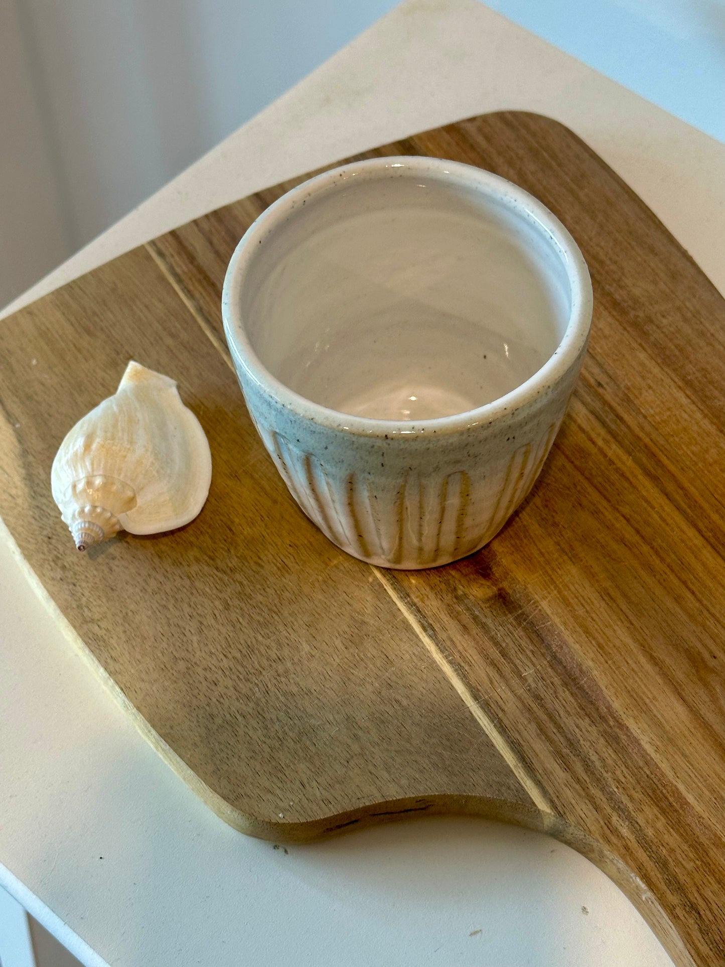 Sand beige and blue fluted cups