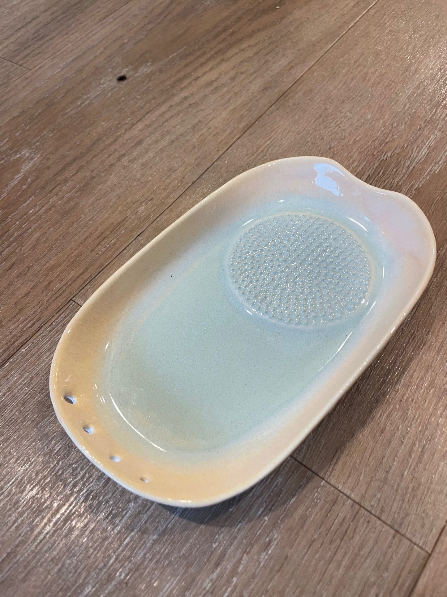 Ceramic garlic/ginger grater and herb stripper