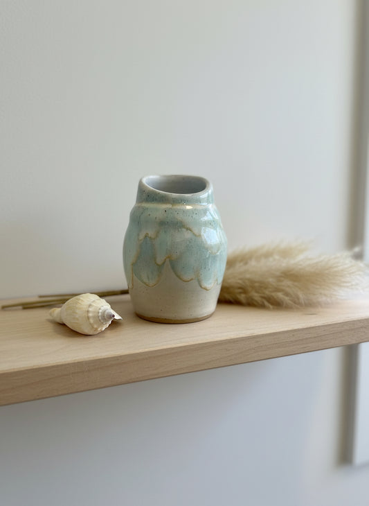 Pastel feather design mini vase
